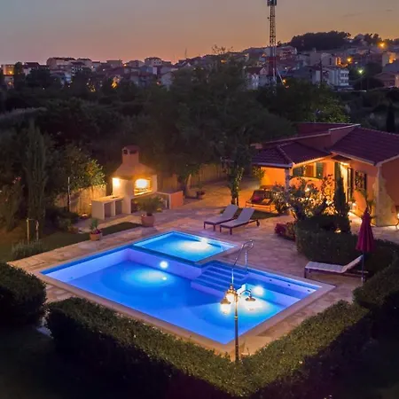 Hacienda Mihovil Marin *